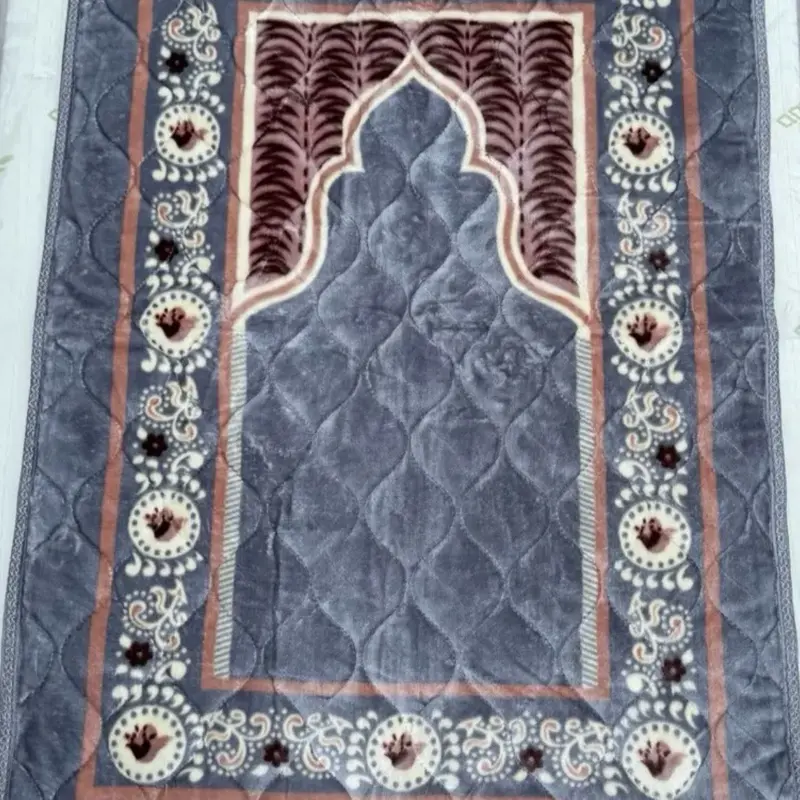 Padded velvet Prayer mat, Jahnamaz, salah mat, Non slip back , 80x120 cm size