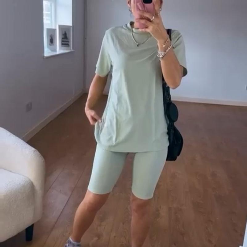 Women’s ribbed cycle short and oversized t-shirt set 3