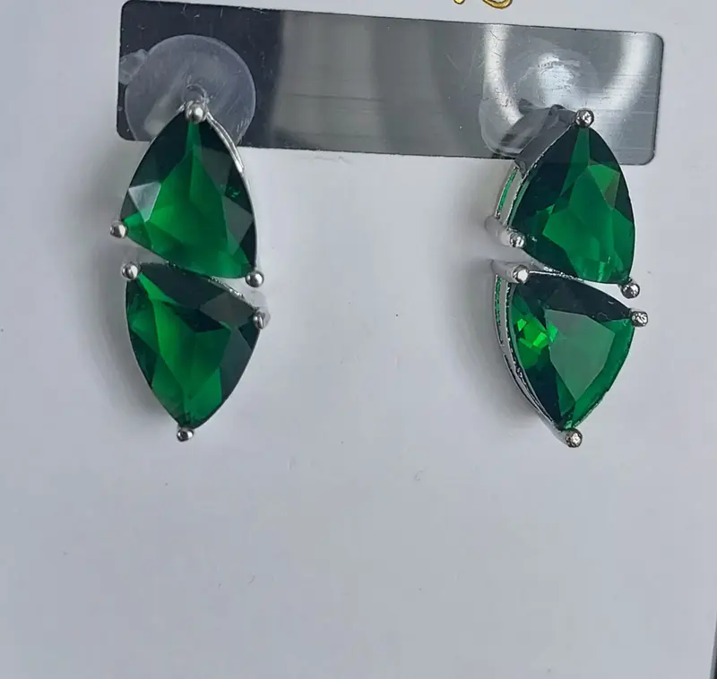 Emerald Spark Radiance  Necklace Set 4