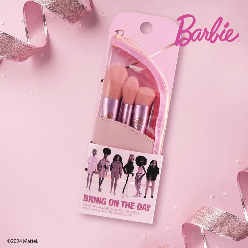 Barbie Make-Up Brushes in Storage/Travel Case - 5 makeup brushes 5