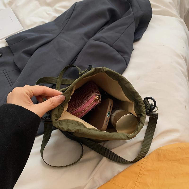 Product Introduction of Fashionable And Casual Lightweight Women'S Drawstring Bucket Bag, Simple And Versatile Casual Single-Shoulder Bag with Multiple Compartments, Small Cloth Bag for Phone And Coins, Suitable for Women'S Daily Use, Shopping, Fitness, Cycling, And Travel. 9