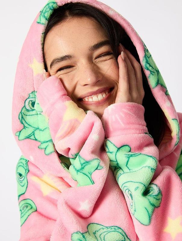 Disney Pascal Blanket Hoodie in Pink 1