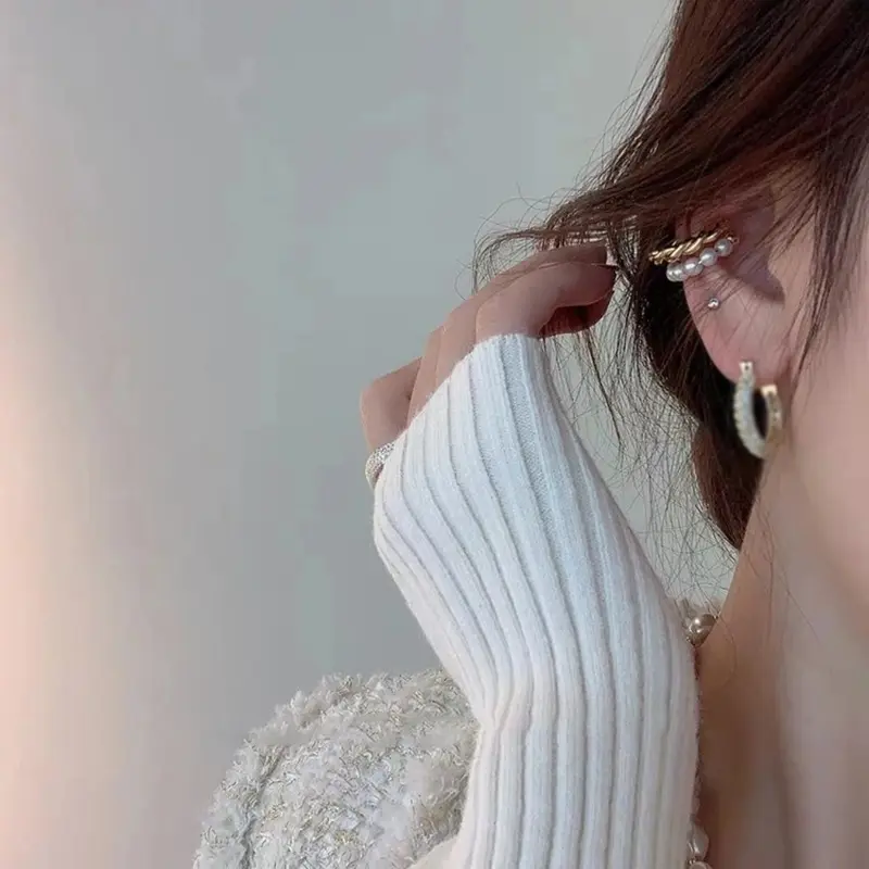 2025 New Korean Gold Color Double Circle Twist Pearl Ear Cuff Vintage Geometric Circle Earcuff Fake Piercing Pearls Clip on Earings 4