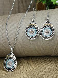 Summer 2024 Boho Style Water Drop Shaped Pendant Necklace and Dangle Earrings, Vintage Style Ethnic Pattern Design Dangle Earrings, Fashion Zinc Alloy Bohemian Jewelry Set for Women and Girls