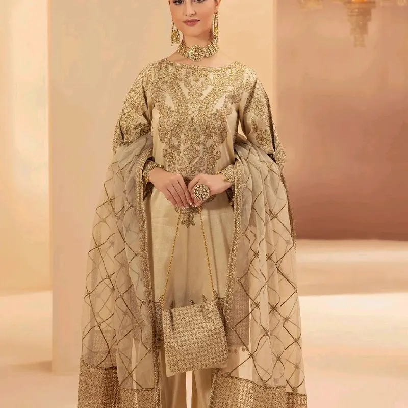 ***HEER***   Luxury Weddings n Partywear Collection by Simrans SS25 Festive in Style Cream Gold 0