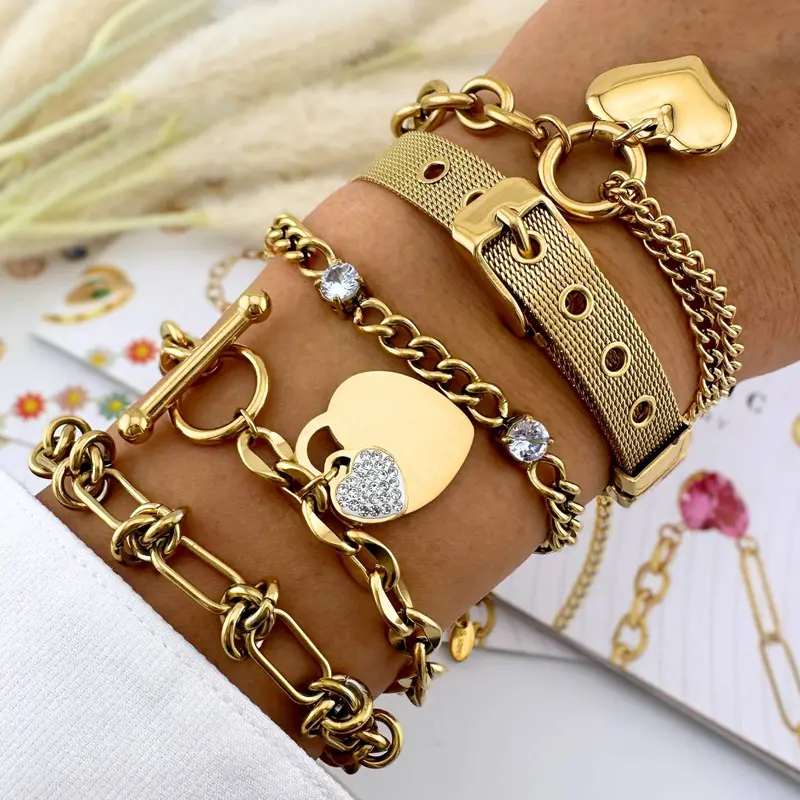 Elegant Woven Knot Design Bracelet - Gold Plating 1