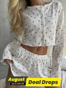 Two-piece Set Women's Ditsy Floral Print Lettuce Trim Pyjama, Casual Comfy Drop Shoulder Button Front Top & Elastic Waist Shorts Pj Set, Women's Sleepwear for Spring & Fall, Loungewear