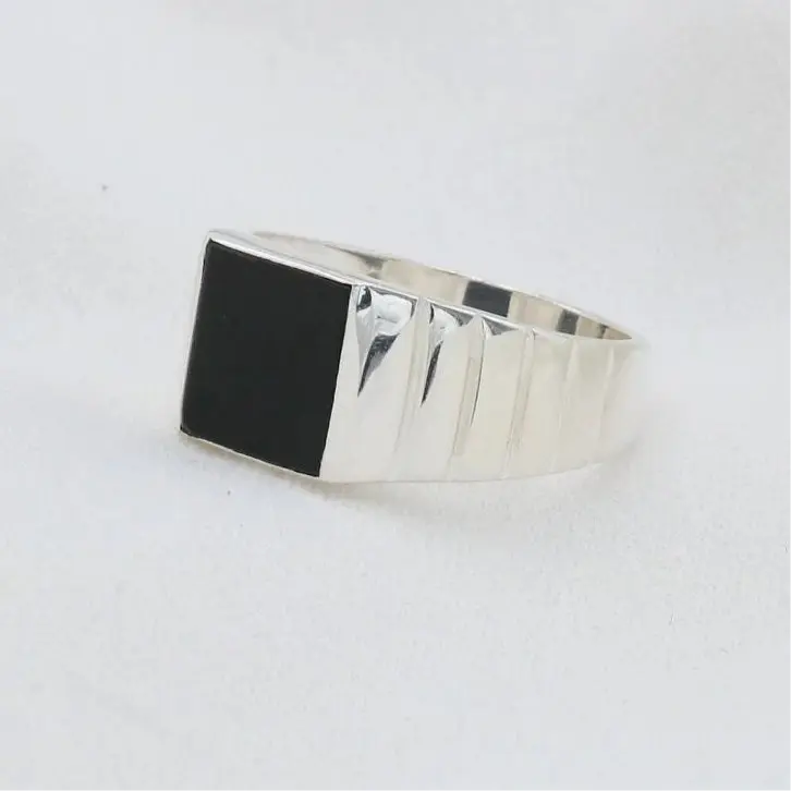 BLACK ONYX SIGNET RING