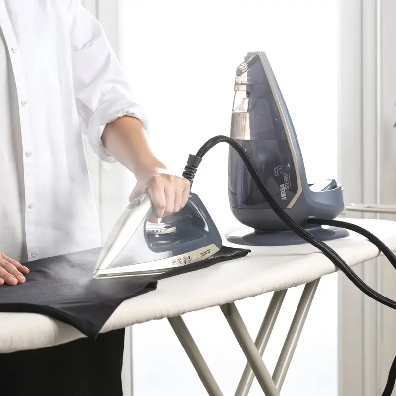 Beldray Mega Steam Iron 1
