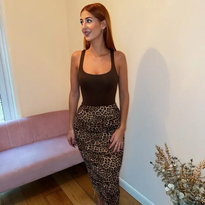 ‘Ellie’ Leopard Print Midi Skirt stretchy 2
