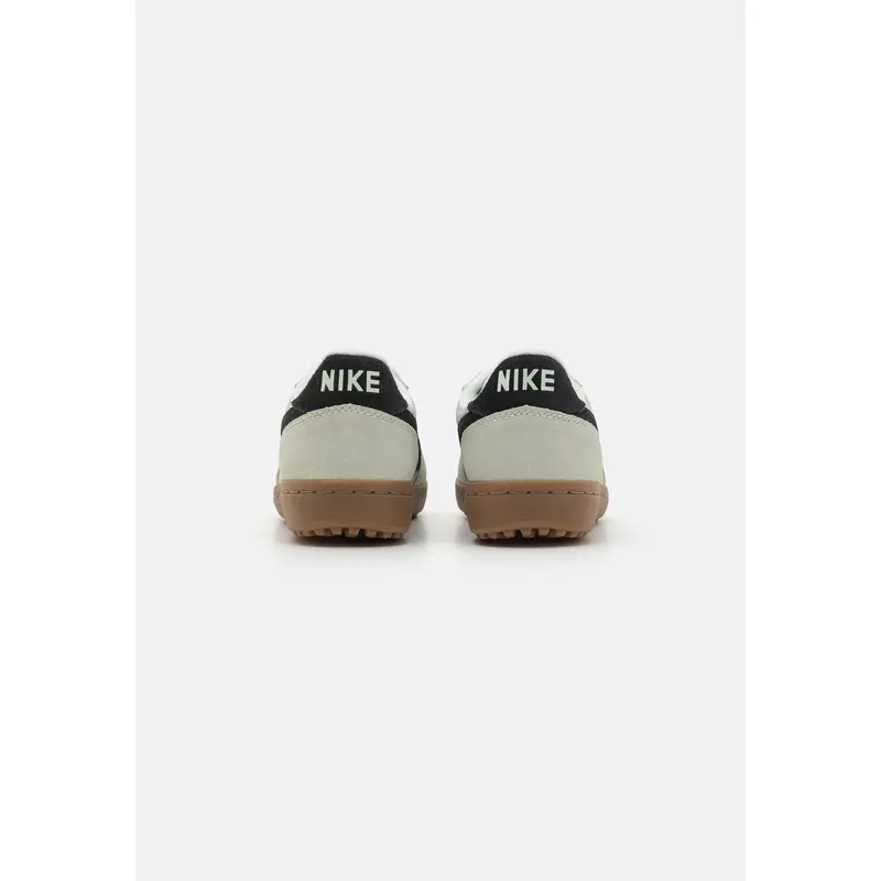 NIKE FIELD GENERAL - Trainers 3