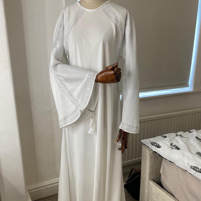 Closed Bell Sleeve Abaya 8