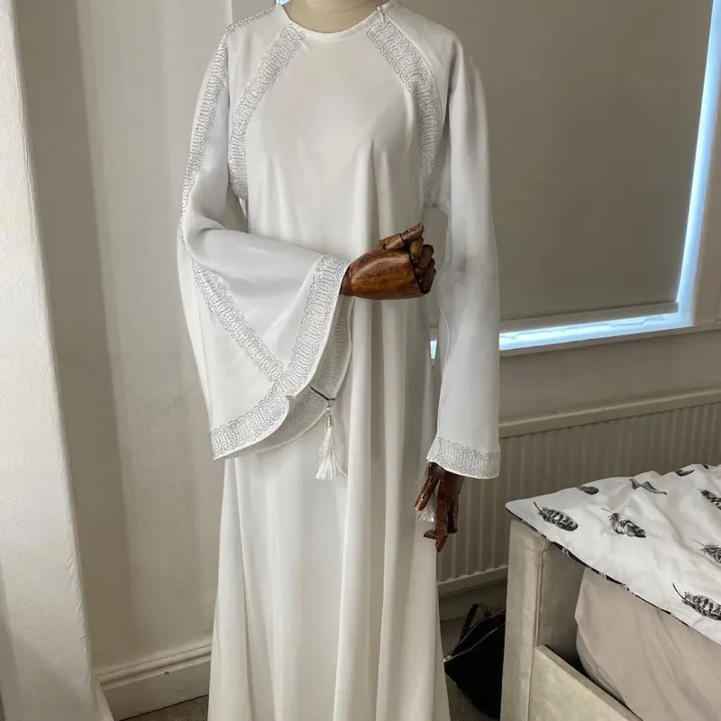 Closed Bell Sleeve Abaya 8