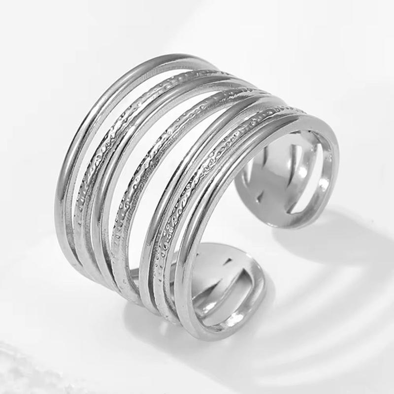 Cerys Chunky Ring - Women's Fashion Accessory 1