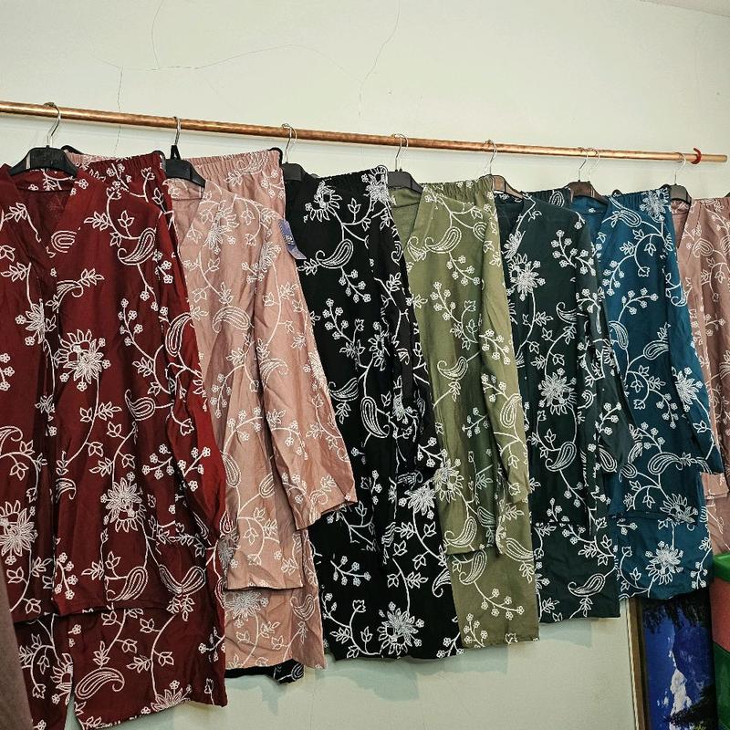 Ladies Beautiful V neck top 2 pc coord set size 8/14 3