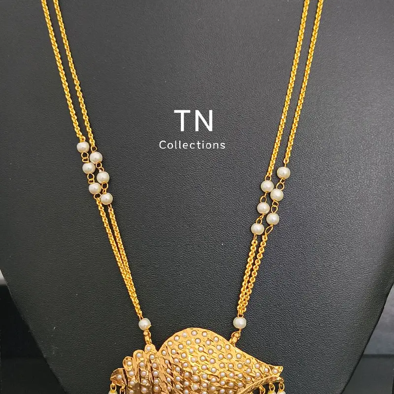 Traditional Indian Micro gold plated Sangu pathakkam with pearl chain Jewellery 2