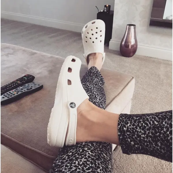 Crocs 10001-100 CLASSIC Unisex Clogs White Casual 3