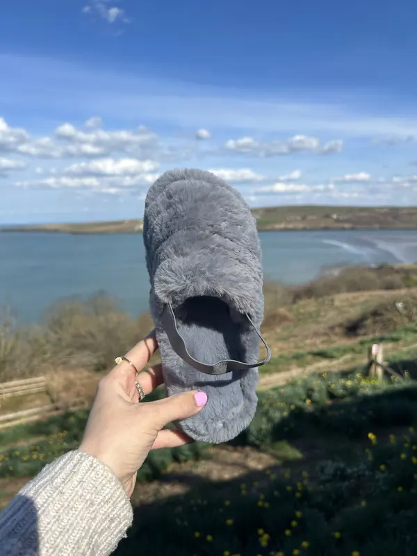 black or grey fluffy slider with strap 1