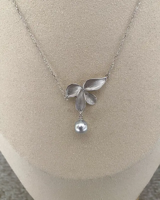 Starlit Pearls 7.5–8mm Natural Silver-Grey Japanese Madama Akoya Pearl Pendant Necklace, Sculptural Brushed Petal, Textured 925 Silver, Jewellery Showpiece 3