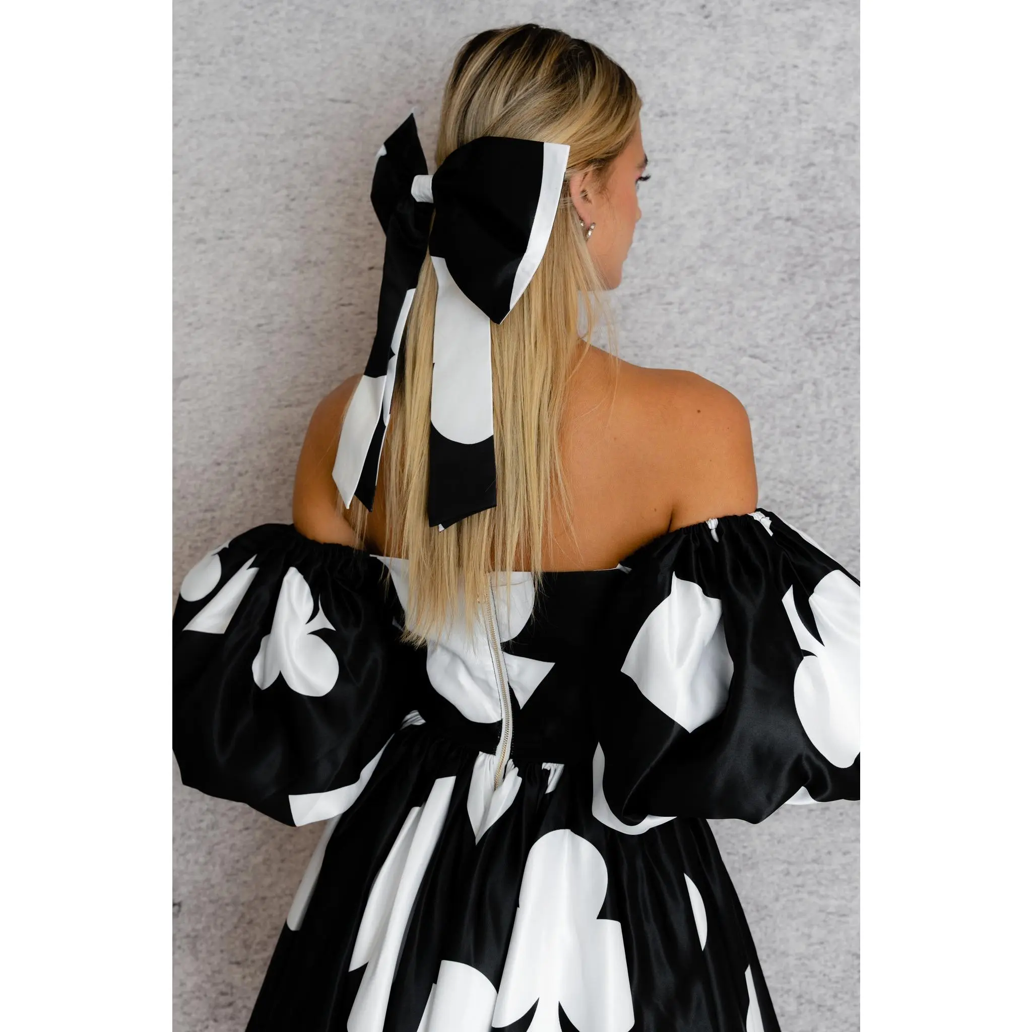 'Wonderland' Bow In Ace Of Spades Print
