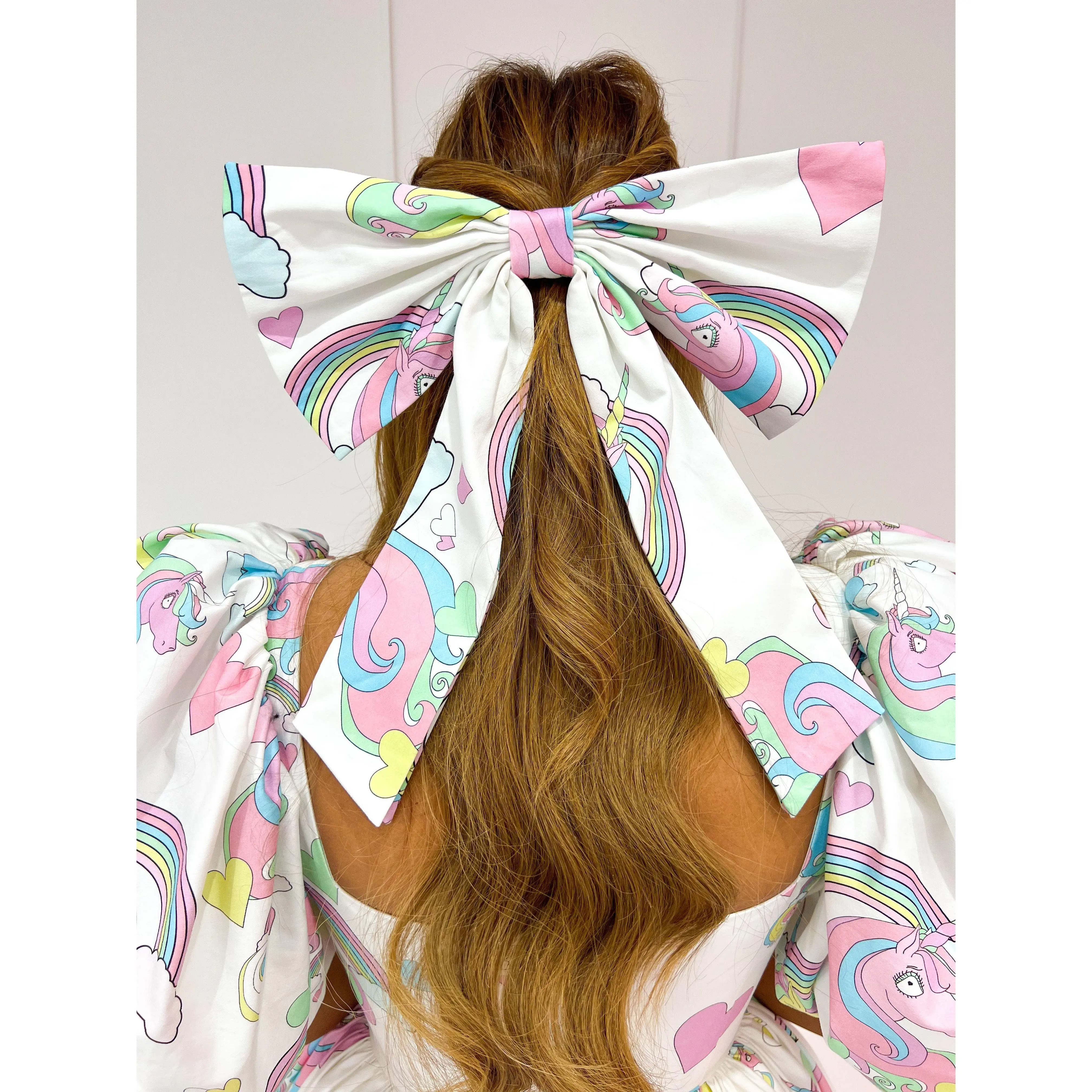 'Amalthea' Bow In White Unicorn
