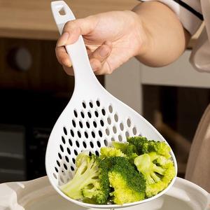 Long Handle Colander Spoon, 1 Count Solid Color Slotted Spoon With Hanging Hole, Kitchen Cooking Tool, Summer for Gift