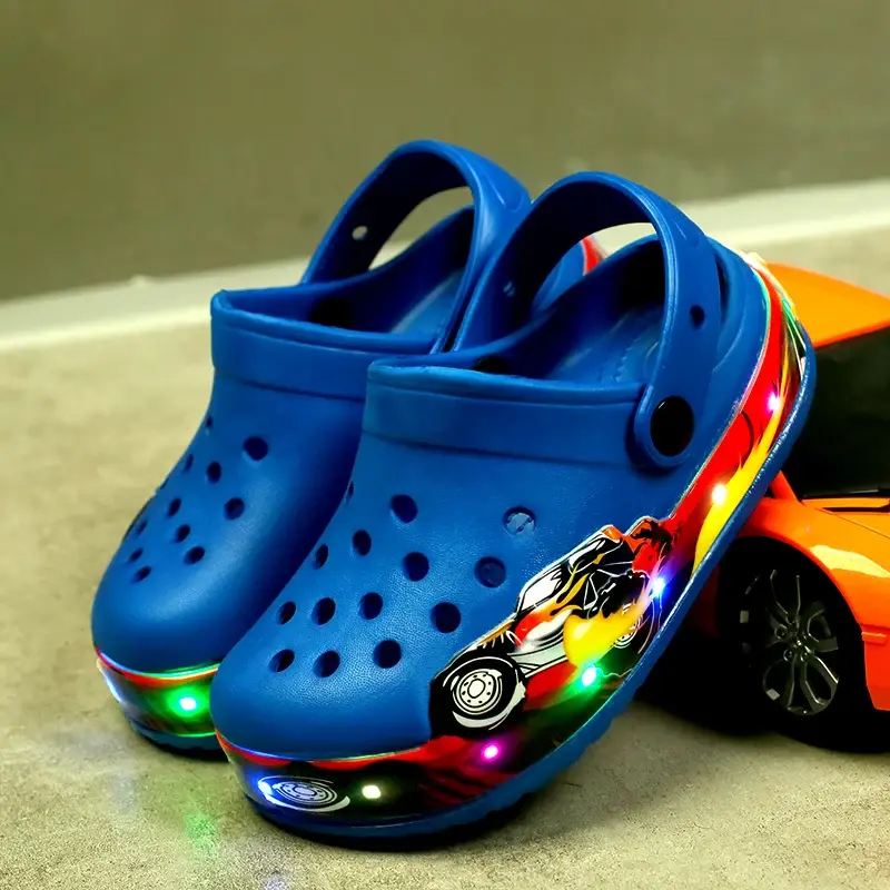 LED Flashing Girl Boy Kids Sneaker Hole Sandals First Walker Children's Boots In Summer Hollow Baby Beach Shoes 2