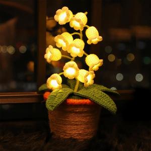 LED Crochet Tulip Light, Battery Powered Simulation Flower Night Light, Decorative Light for Home Living Room Desktop, Vanity Decor Accessories