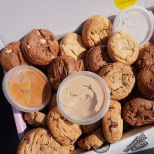 Sharebox 40 Cookie 3 Dip Fresh Biscuit Snack Dessert 4 Flavour Dipping Dunking Box