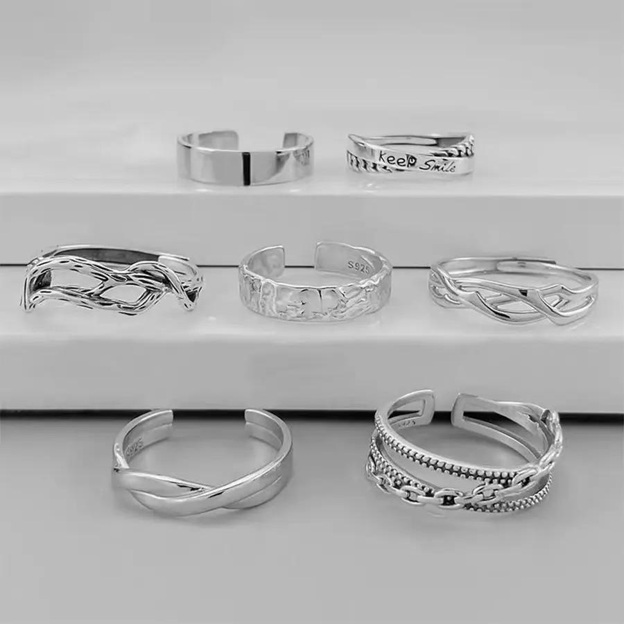(This Is a Gift, Random Color) Men's Ring Retro Easy Matching Open Ring Adjustable
