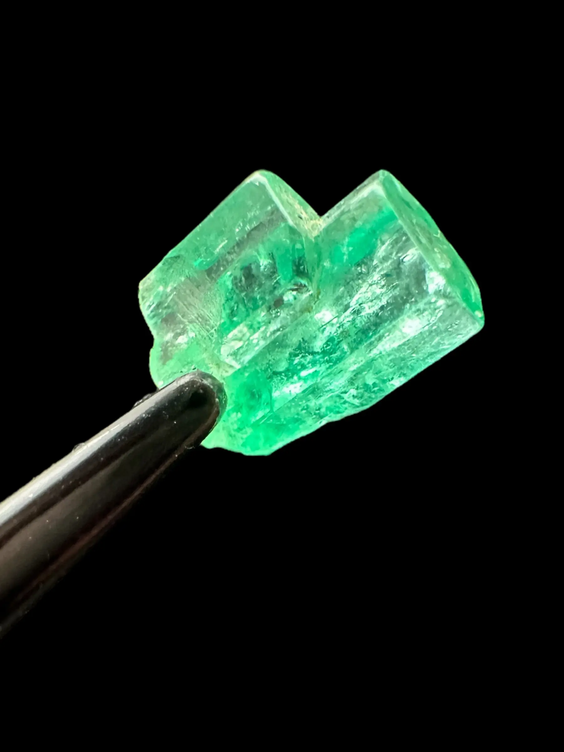 natural emerald crystal, raw Colombian emerald, twin emerald crystal, green emerald specimen, uncut emerald, crystal gift