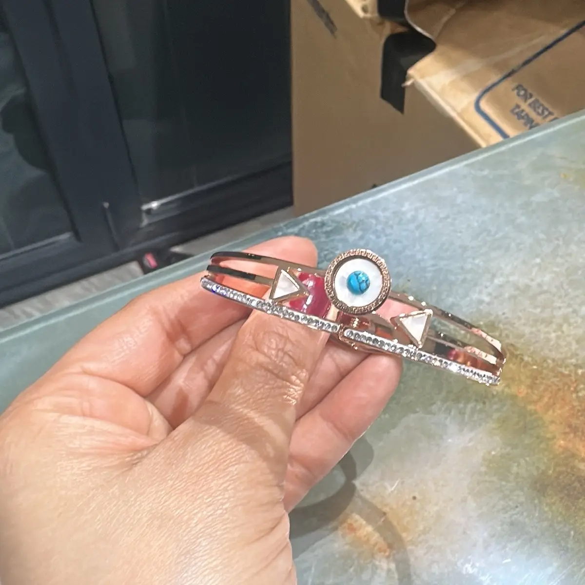 Eye bracelet