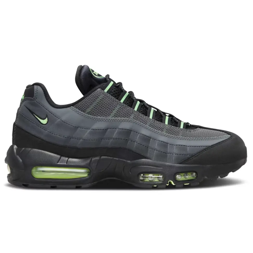 Preowned Brand New NIKE AIR MAX 95 VAPOUR GREEN Closed Trainer