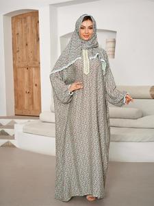 Women's Ditsy Floral Print Contrast Lace Prayer Dress with Integrated Hijab, Elegant Batwing Sleeve Kaftan for Daily Wear, Ladies Islamic Clothing for All Seasons, Modest Clothes