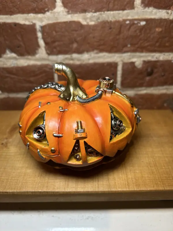 SMALL ORANGE COLOUR QUIRKY STEAM PUNK PUMPKIN ORNAMENT. RESIN. SIZE; 11CM X 13CM X 13CM APPROX 5