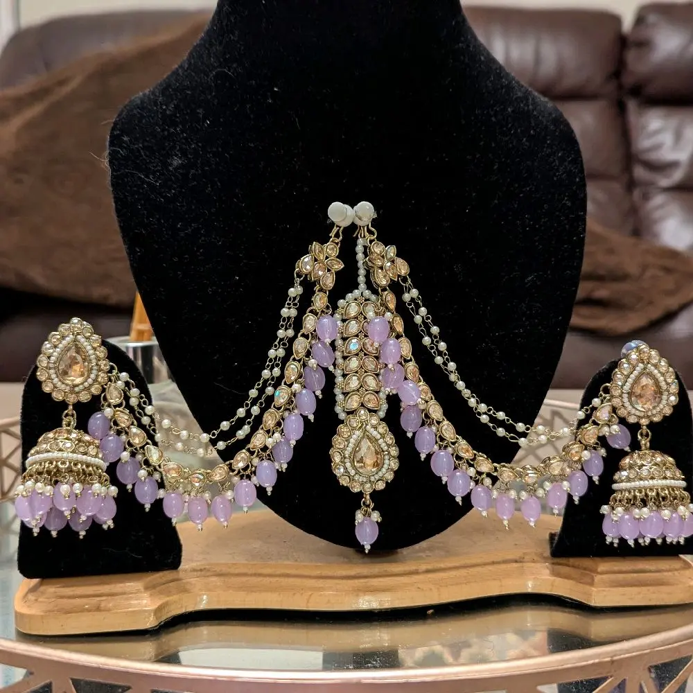 beautiful jhumki earrings with saharay and tikka jewellery set