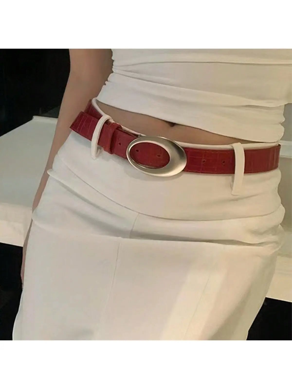 American Vintage Y2K Style Women's Belt, 2024 New Red Crocodile Pattern Leather Belt, Simple And High-End Accessory