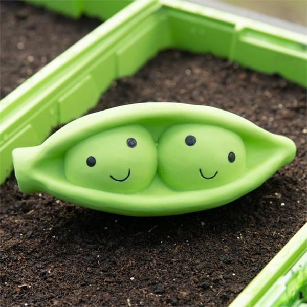 Product Introduction of Latex Broccoli Soft Chew Dog Toy, Large 3 Designs available Dog Playing toys toys  for  dogs 4