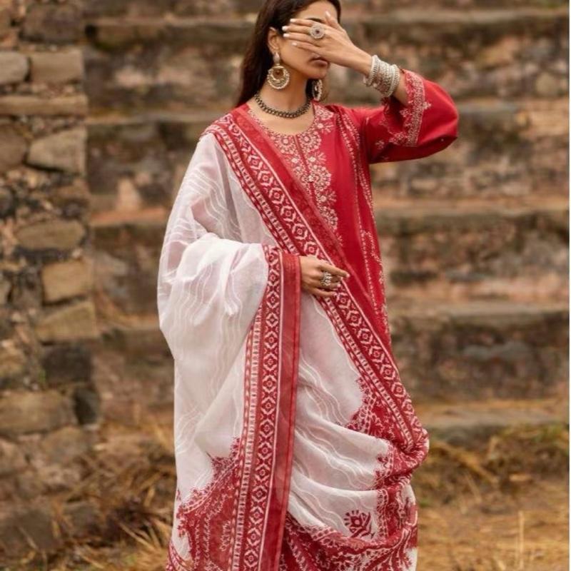 3 piece  suits with embroidery premium cotton lawn fabric 4