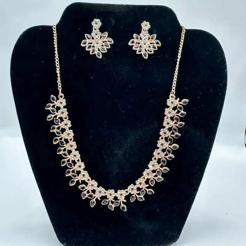 Elegant Black Choker and Earrings Set - Contemporary Fashion Accessories