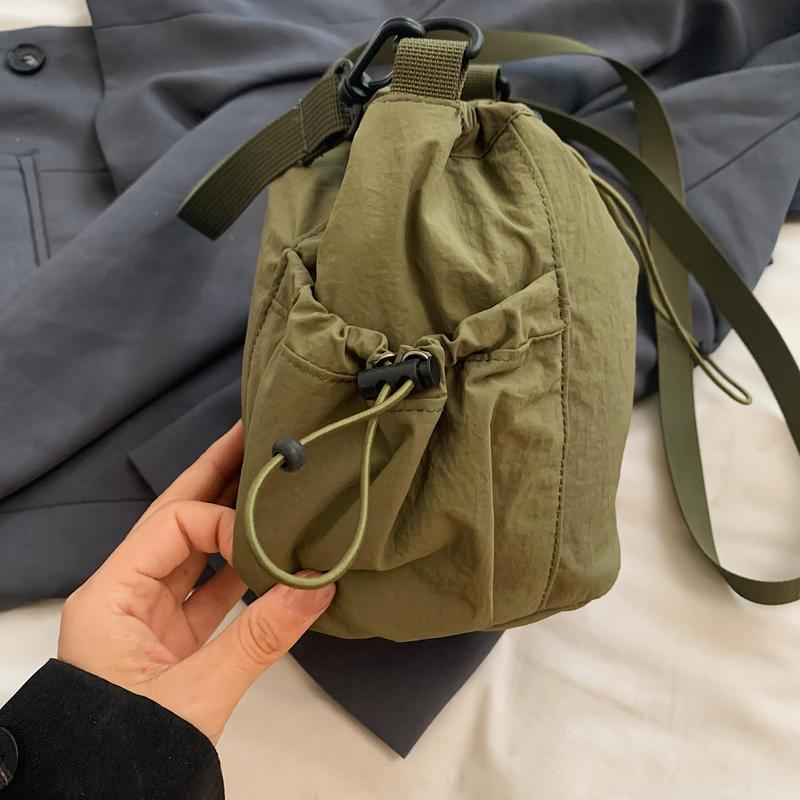 Fashionable And Casual Lightweight Women'S Drawstring Bucket Bag, Simple And Versatile Casual Single-Shoulder Bag with Multiple Compartments, Small Cloth Bag for Phone And Coins, Suitable for Women'S Daily Use, Shopping, Fitness, Cycling, And Travel. 1