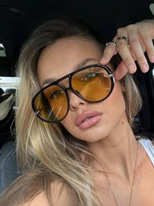 Retro Fashion Sunglasses, Trendy Sunglasses for Women & Men, Fashion Accessories for Everyday Use and Outdoor Activities, Classic Shades