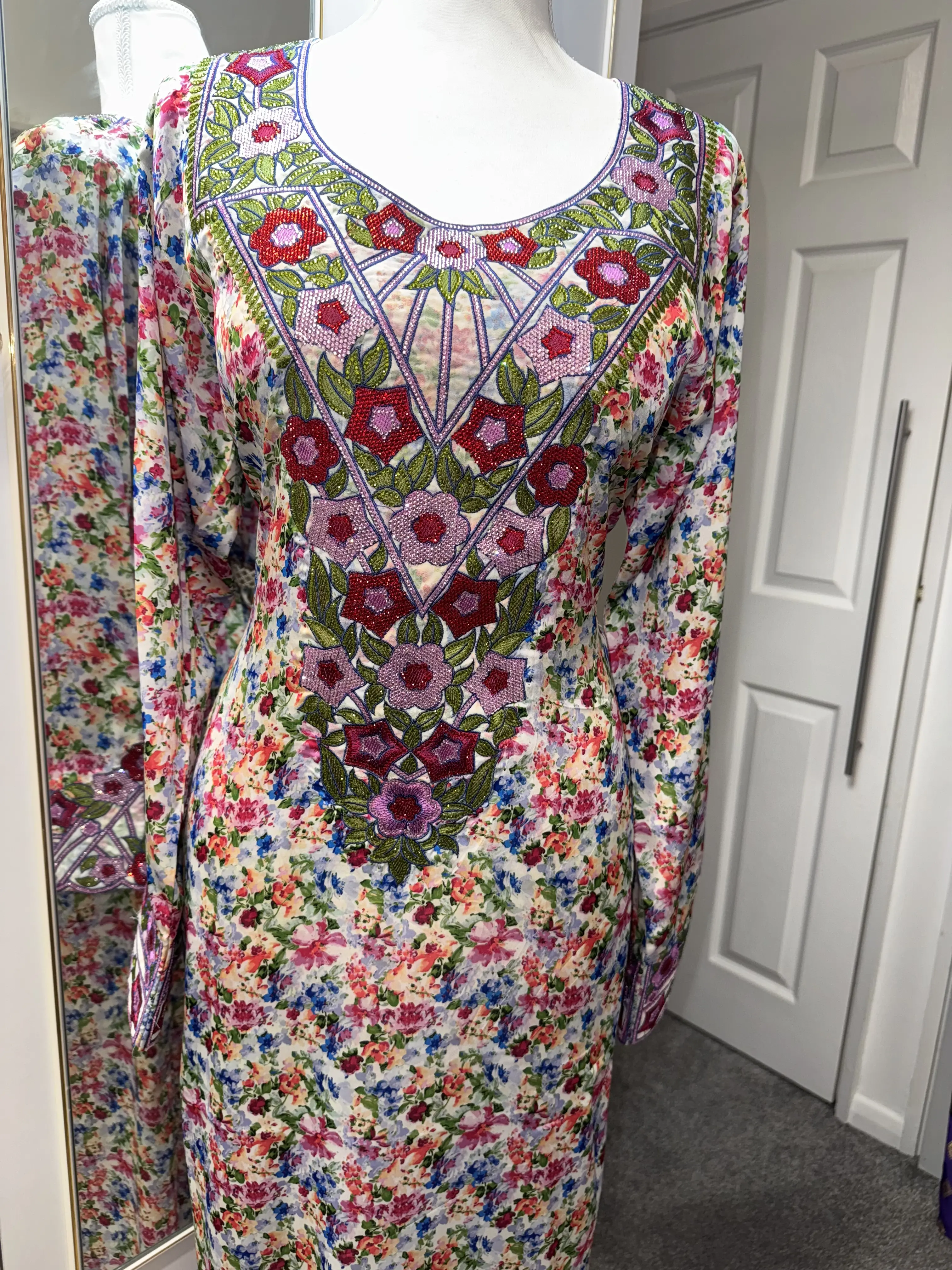 MUKHAWAR HARIR ITALY 100% SIZE M مخور حرير ايطالي