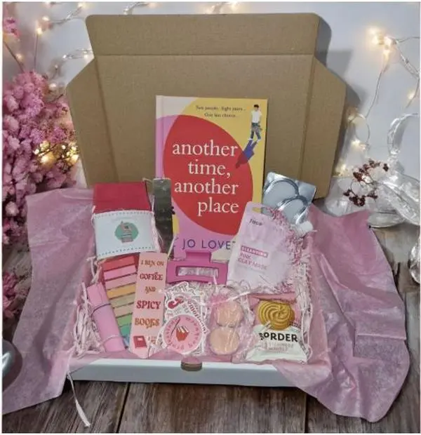 Smelly Llamas Co - Pink Blind Date With A Book - Hardback Romance Book