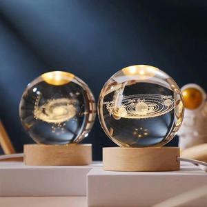Universe Solar System Series Artificial Crystal Ball with Base, 1 Set Desk Decorative Night Light, Gifts For Her, USB Ambient Light Ornaments for Gifts Office Bedroom