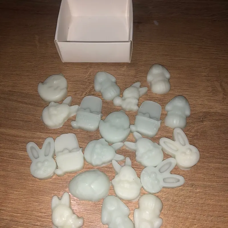 Mini Easter wax melt surprise 3