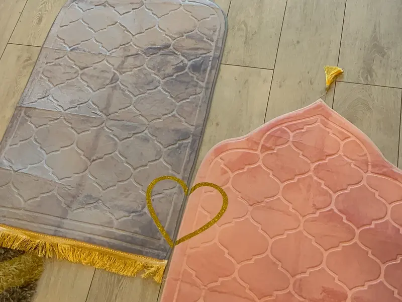 Prayer Mat Set with Love Heart Design Islamic Wedding Gift Nikkah Gift Couples soft foam padded mats vinyl gold glitter His & Hers present 5