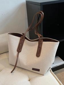 Women's Summer 2024 Elegant Large Capacity Tote Bag with Pockets Inside, Casual Trendy Handbag & Shoulder Bag, Tote Bag for Trip & Business, Ladies Purse