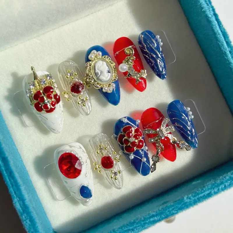 Snow White - Quality Handmade press-on nails 1