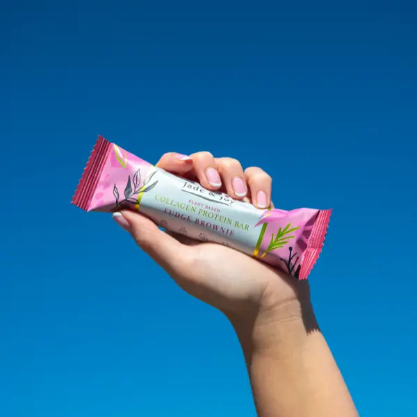 Jade & Joy Collagen Protein Bars Fudge Brownie, 12 x 50g Box, 2500mg Vegan Collagen, High Protein, Low Sugar, Low Calorie, Dairy Free and Gluten Free, Vitamins & Minerals, Plant Collagen, Dark Chocolate Snack Bar 4